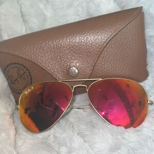 Ray-Ban RB3025 Polarized Gold Frame with Red Flash Lenses Sunglasses